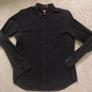 Men’s Hugo Boss casual button down dress shirt